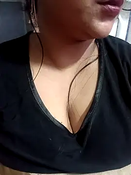Jeenat  online show from 03.08.25