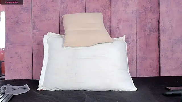 Snapshot of AshlieRoberts chatting on 12.19.24 AshlieRoberts online show from 12.19.24