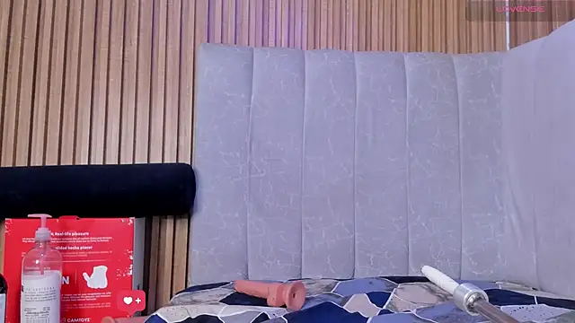 Snapshot of celeste_jhons chatting on 10.18.25 celeste jhons online show from 10.18.25