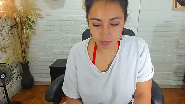 Aisha 09 online show from 03.13.25