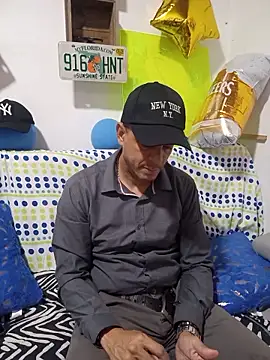 Snapshot of latinmartin73 chatting on 10.08.25 latinmartin73 online show from 10.08.25