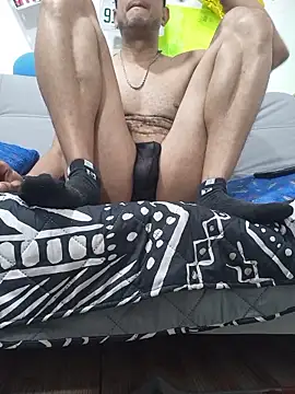 Snapshot of latinmartin73 chatting on 10.13.25 latinmartin73 online show from 10.13.25