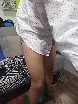 Snapshot of latinmartin73 chatting on 10.14.25 latinmartin73 online show from 10.14.25