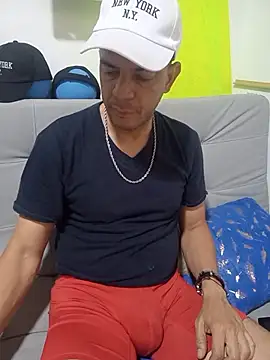 Snapshot of latinmartin73 chatting on 10.25.25 latinmartin73 online show from 10.25.25