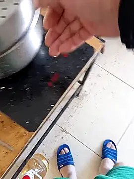 huzi518 online show from 11.15.25