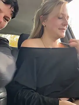 Snapshot of godspot_ chatting on 11.12.25 godspot online show from 11.12.25