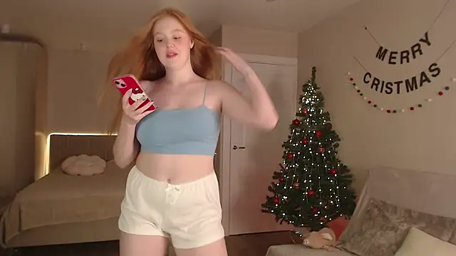 Snapshot of lulu_moonmoon chatting on 12.24.24 lulu moonmoon online show from 12.24.24