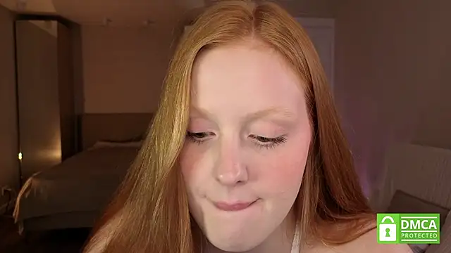 Snapshot of lulu_moonmoon chatting on 10.11.25 lulu moonmoon online show from 10.11.25