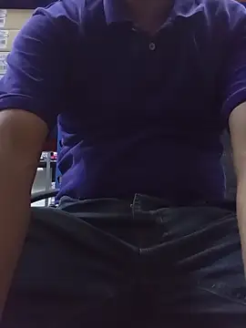 Snapshot of Andresguz35 chatting on 10.23.25 Andresguz35 online show from 10.23.25