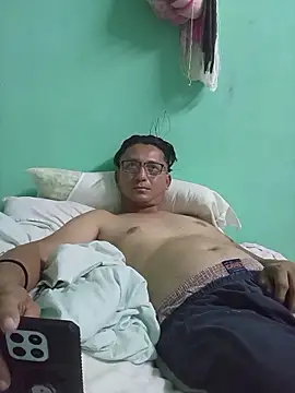 Andresguz35 online show from 12.22.25