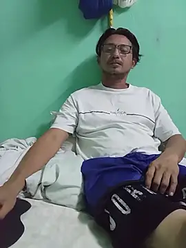 Andresguz35 online show from 02.06.26