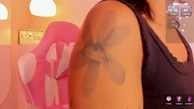 Snapshot of soy_jess03 chatting on 09.18.25 soy jess03 online show from 09.18.25