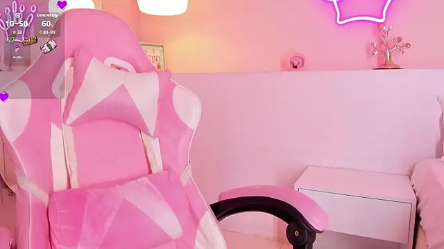 Snapshot of soy_jess03 chatting on 10.22.25 soy jess03 online show from 10.22.25