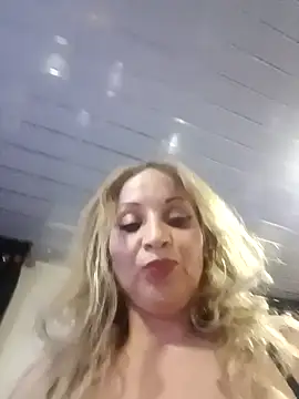 Snapshot of Fenix_528 chatting on 01.08.25 Fenix 528 online show from 01.08.25