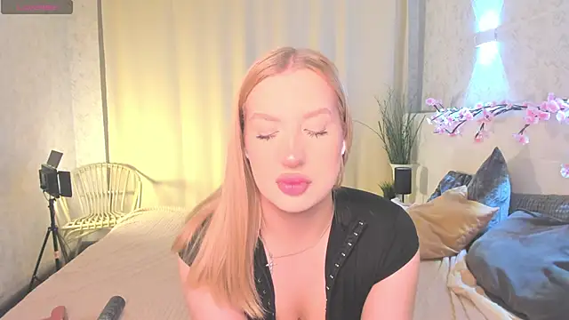 Emma  Leee online show from 04.20.26