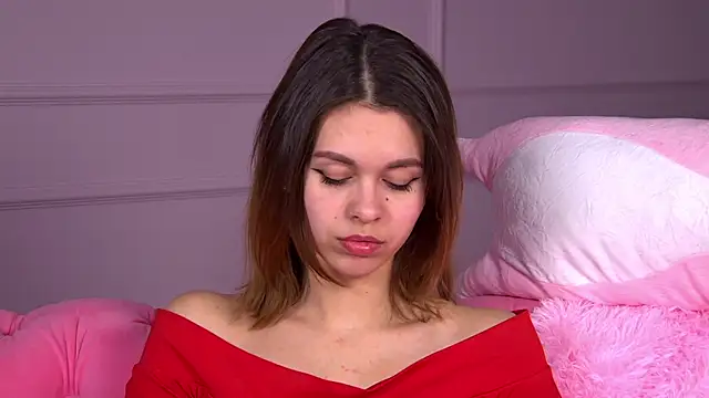 Snapshot of PollyLanders chatting on 02.21.25 PollyLanders online show from 02.21.25