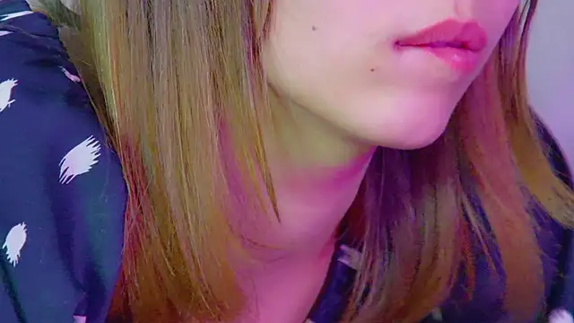 Snapshot of PollyLanders chatting on 03.18.25 PollyLanders online show from 03.18.25