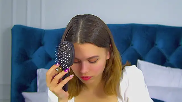 Snapshot of PollyLanders chatting on 03.23.25 PollyLanders online show from 03.23.25