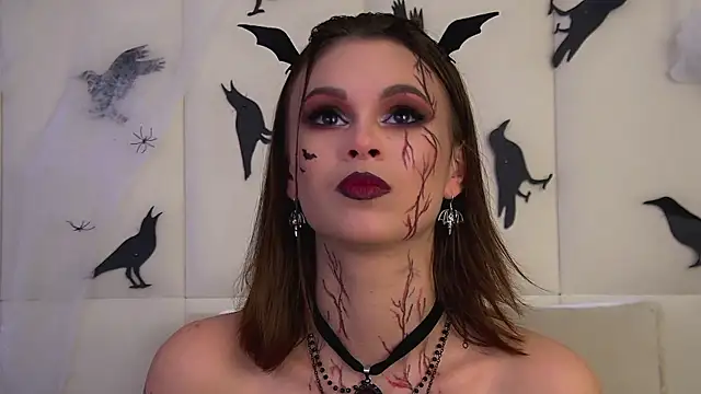 Snapshot of PollyLanders chatting on 11.01.25 PollyLanders online show from 11.01.25