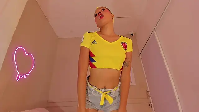 dani skinny  online show from 11.10.25