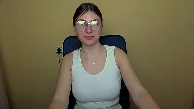 Luna Lush  online show from 11.06.25