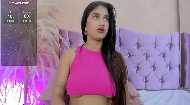 MIIAHERNANDEZ online show from 01.08.25