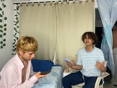 Snapshot of Tommyfoxboy chatting on 01.15.25 Tommyfoxboy online show from 01.15.25