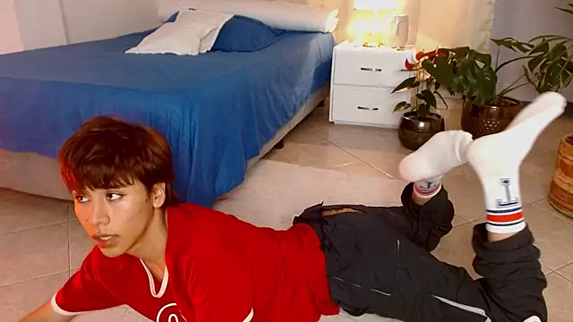 Snapshot of Tommyfoxboy chatting on 02.03.25 Tommyfoxboy online show from 02.03.25