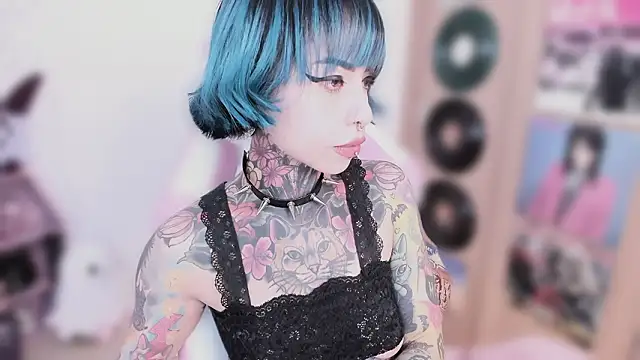 Snapshot of NikkiRamone chatting on 02.10.26 NikkiRamone online show from 02.10.26