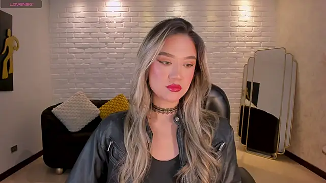 RebeccaHudson online show from 01.05.25