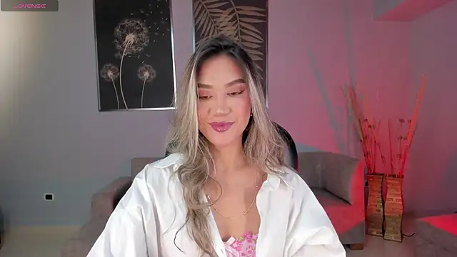 RebeccaHudson online show from 01.15.25