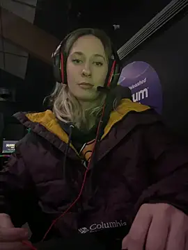 Snapshot of M1ssyk1ssy chatting on 12.19.24 M1ssyk1ssy online show from 12.19.24