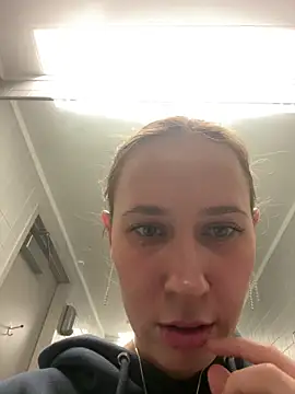 Snapshot of M1ssyk1ssy chatting on 01.02.25 M1ssyk1ssy online show from 01.02.25