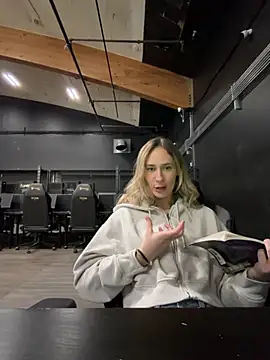 Snapshot of M1ssyk1ssy chatting on 03.22.26 M1ssyk1ssy online show from 03.22.26