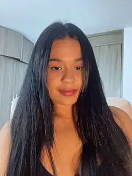 Snapshot of Aitana98_ chatting on 10.20.25 Aitana98 online show from 10.20.25