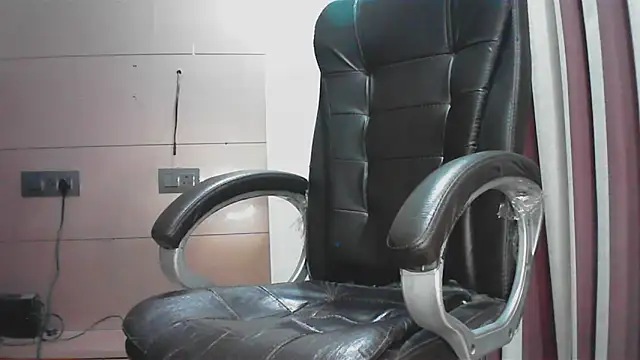 collage hoty online show from 11.25.25