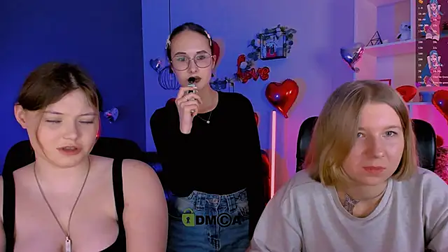 Snapshot of nikole_kitt chatting on 02.24.26 nikole kitt online show from 02.24.26