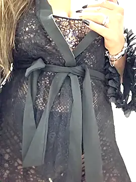 Snapshot of giselxxx_hot chatting on 10.21.25 giselxxx hot online show from 10.21.25