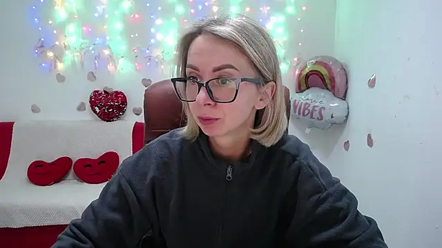 Snapshot of VasilisaSii chatting on 10.01.25 VasilisaSii online show from 10.01.25