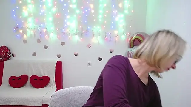 Snapshot of VasilisaSii chatting on 10.03.25 VasilisaSii online show from 10.03.25