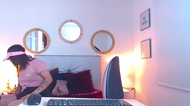 Snapshot of zoe_hecate_sexx chatting on 02.04.26 zoe hecate sexx online show from 02.04.26