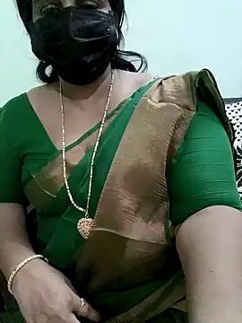 Snapshot of aila98 chatting on 01.26.25 aila98 online show from 01.26.25