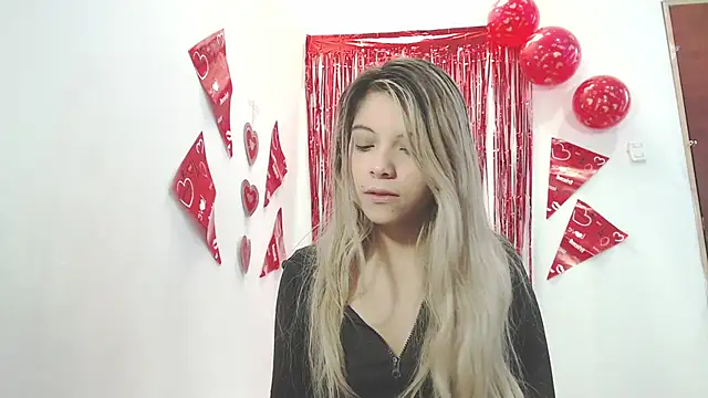 Snapshot of andreau18 chatting on 09.19.25 andreau18 online show from 09.19.25