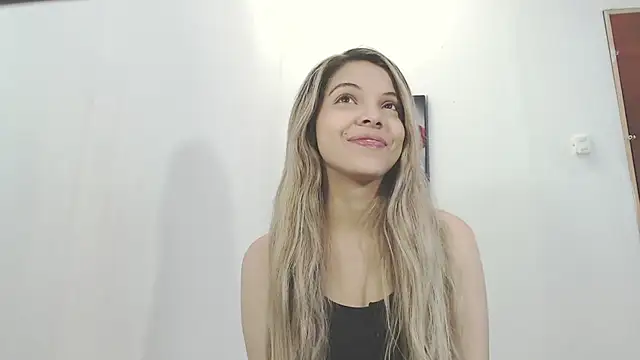 Snapshot of andreau18 chatting on 09.24.25 andreau18 online show from 09.24.25