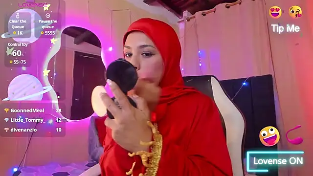 Snapshot of AliaAsad chatting on 12.16.24 AliaAsad online show from 12.16.24