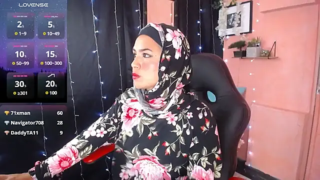 Snapshot of AliaAsad chatting on 12.20.24 AliaAsad online show from 12.20.24