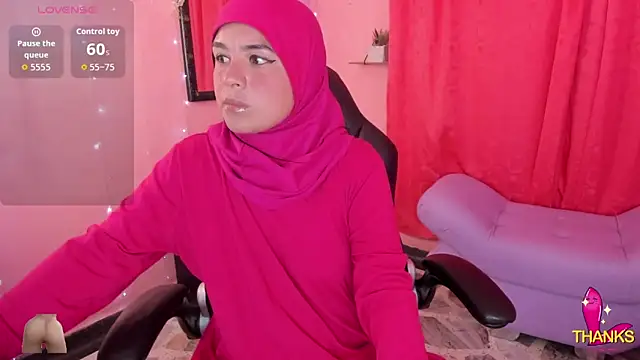 Snapshot of AliaAsad chatting on 09.15.25 AliaAsad online show from 09.15.25