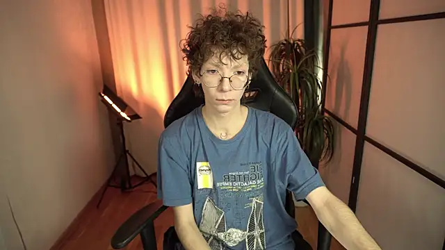 Snapshot of TommieH chatting on 02.16.25 TommieH online show from 02.16.25