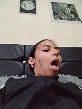 emma ambar online show from 11.21.25