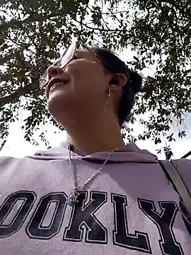 lara moon25 online show from 10.29.25